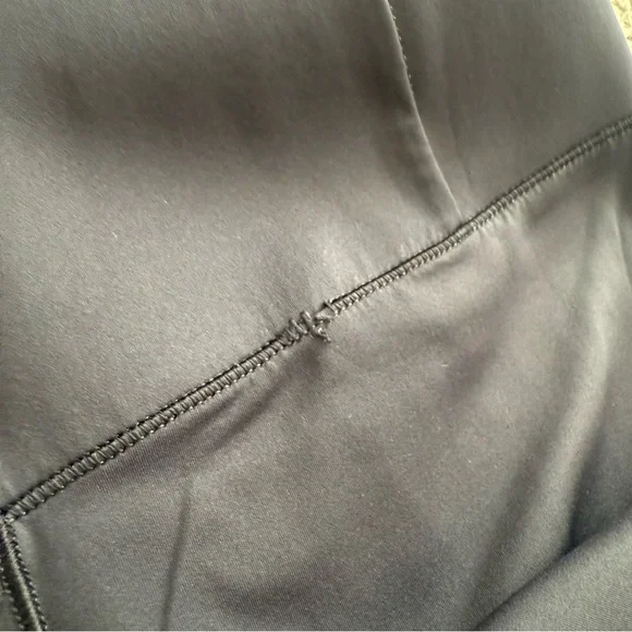 Vuori Black High-Waisted Leggings - Picture 6 of 8